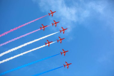Miramar Hava Gösterisi sırasında Kraliyet Hava Kuvvetleri Aerobatik Takım Okları