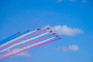Miramar Hava Gösterisi sırasında Kraliyet Hava Kuvvetleri Aerobatik Takım Okları