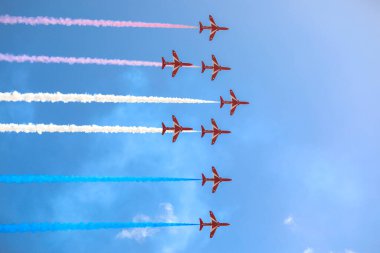 Miramar Hava Gösterisi sırasında Kraliyet Hava Kuvvetleri Aerobatik Takım Okları
