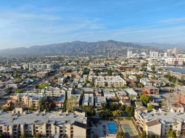 Glendale şehir merkezinin havadan görüntüsü, Los Angeles 'ta şehir 