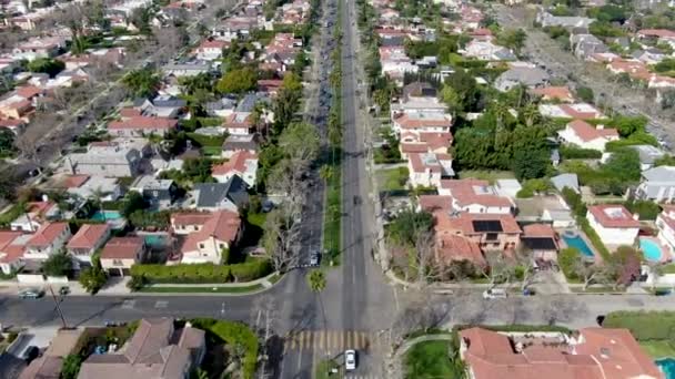 Letecký pohled na oblast centrálního Los Angeles s centrem na pozadí — Stock video