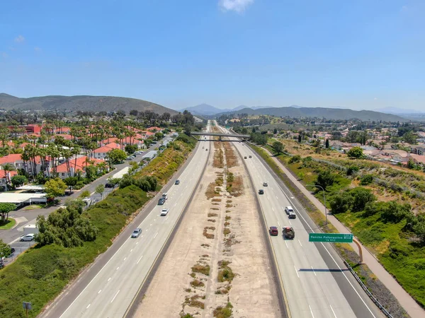 Aerial view of highway with vehicle movement. California, USA. — Stock Photo, Image