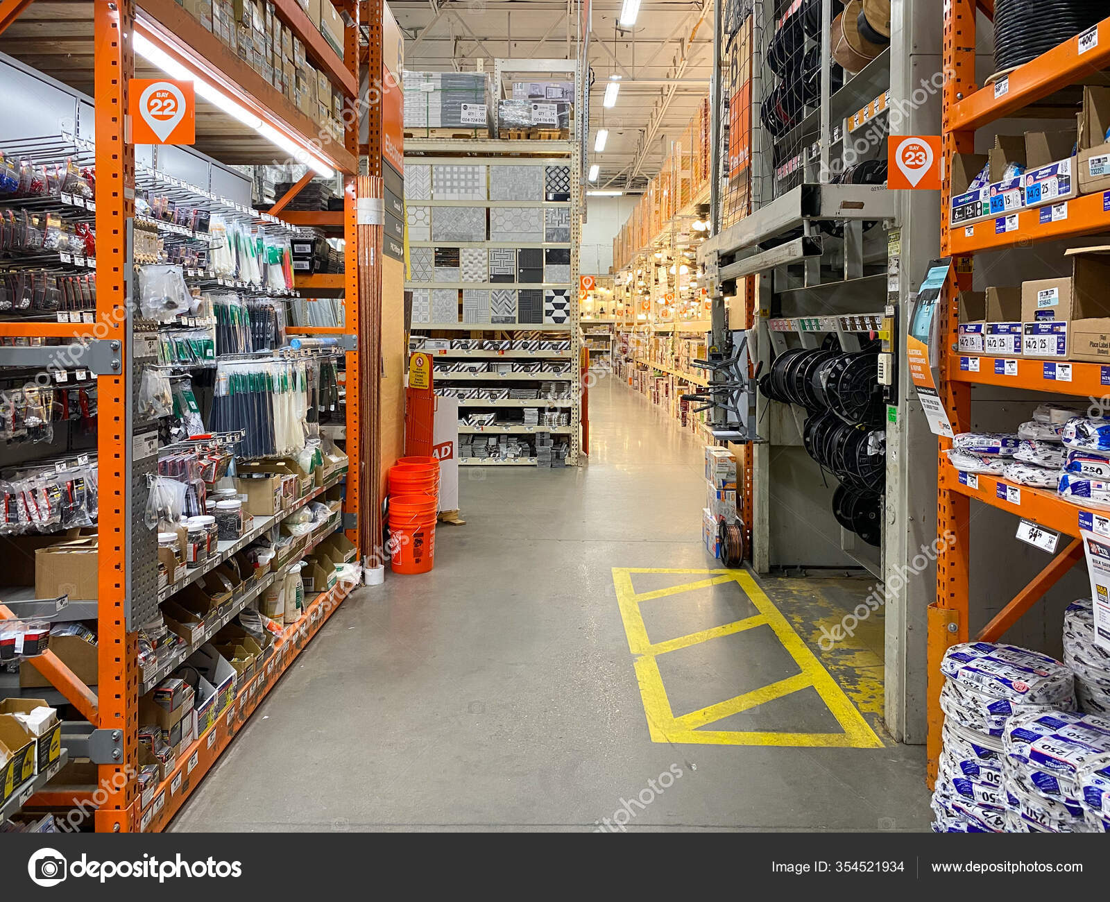 The Home Depot store department section aisles. – Stock Editorial