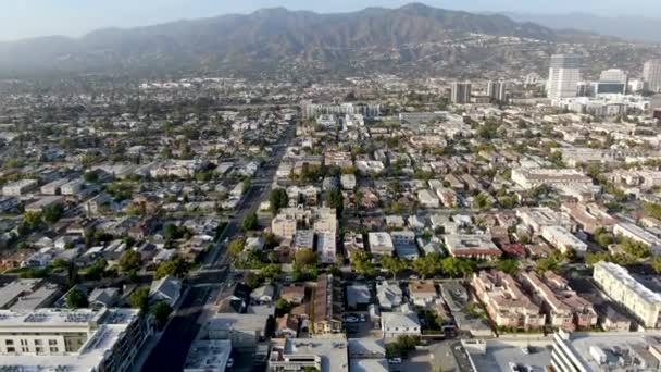 Vista aérea del centro de Glendale, ciudad de Los Ángeles — Vídeos de Stock