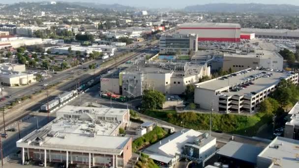 Vista aérea del centro de Glendale, ciudad de Los Ángeles — Vídeo de stock