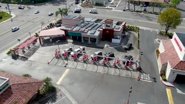 Vista aérea de la tienda de lavado de autos autolimpiable — Vídeo de stock