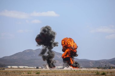 ABD Ordusu Hava Kuvvetleri 'nin Miramar' daki hava gösterisi festivalinde helikopterli gösterisi ve patlaması