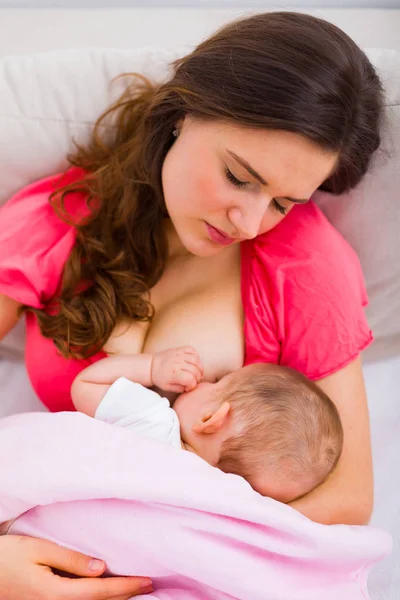 Ser padre es agotador. — Foto de Stock