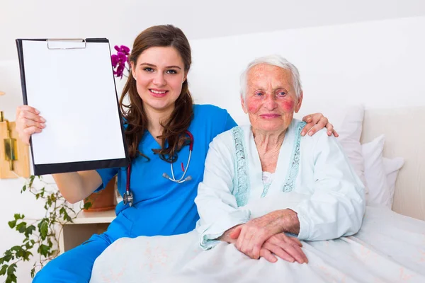 Glad cancer överlevande — Stockfoto