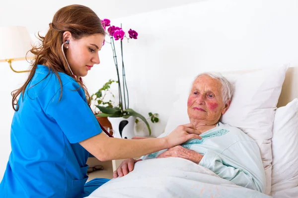 A Examen geriátrico — Foto de Stock