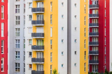 Modern çok öykülü binalar