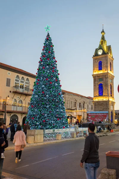 Yılbaşı ağacı ve saat kulesi eski Jaffa - Tel Aviv, İsrail