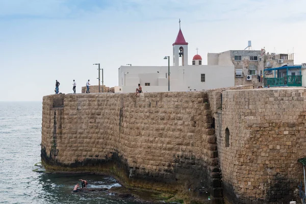 Akko (Acre) con antiguos muros de la iglesia, en Israel — Foto de Stock