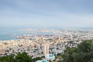 Haifa Bahai bahçesinden görünüm