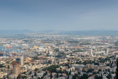 Haifa Bahai bahçesinden görünüm