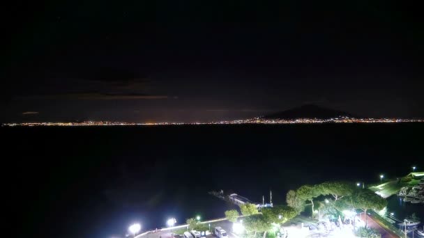 Ακτογραμμή Sorrento, στον κόλπο της Νάπολης και στο Βεζούβιο για το φόντο — Αρχείο Βίντεο