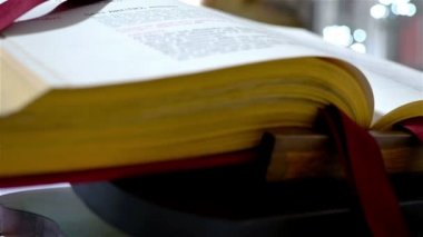 İncil'de kilise bir düğün töreni için tabloda