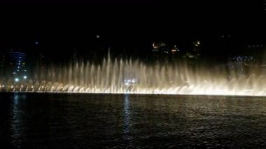 Gece güzel Dubai Çeşmesi