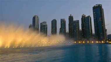İyi akşamlar, zaman atlamalı, güzel Dubai Çeşmesi