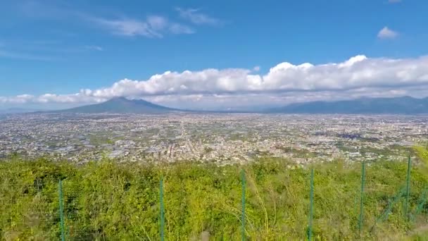 Vista aerea sulla valle di Pompei, sul golfo di Napoli e sul Vesuvio — Video Stock