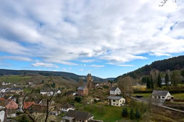 Bertradaburg, Almanya 'nın Rhineland-Palatinate eyaletinde yer alan Vulkaneifel ilindeki Muerlenbach köyünün yukarısındaki bir kaya çıkıntısı üzerinde yıkılmış bir tepe kalesidir.