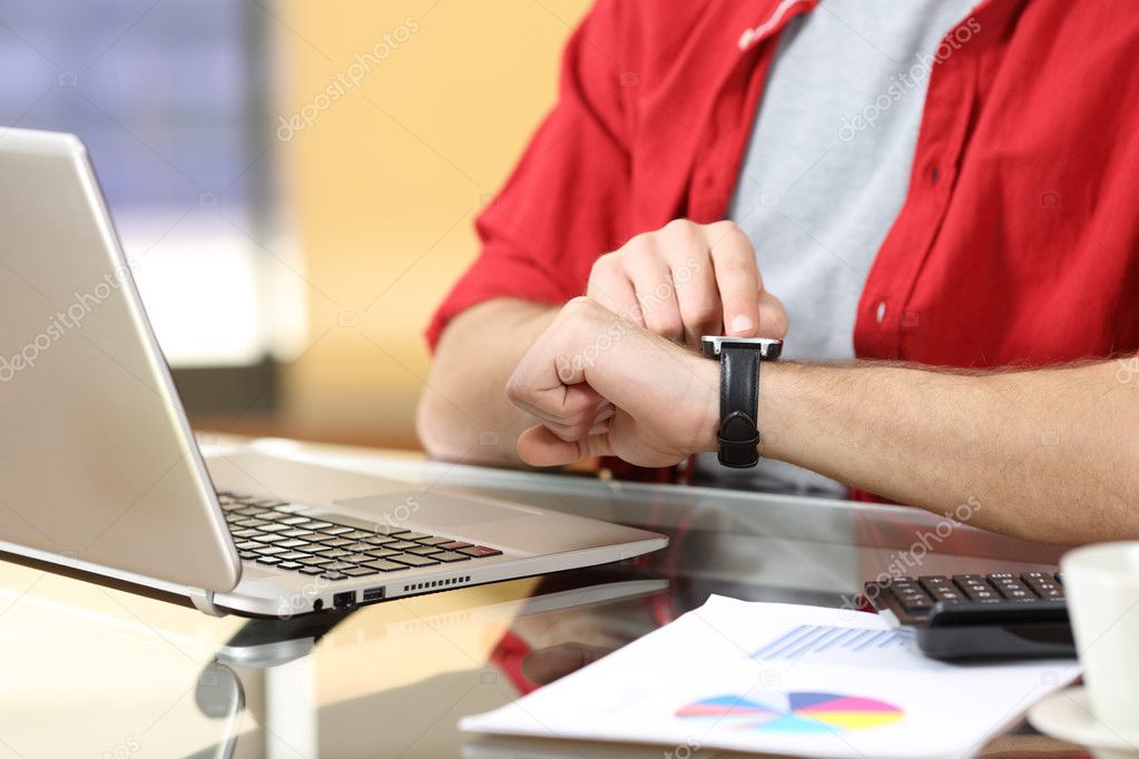 Entrepreneur working with a smartwatch