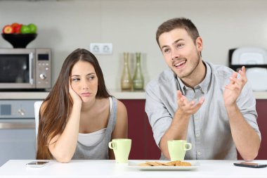 Sıkılmış karısı kocası söz işitme