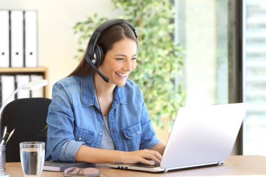 Freelance operator working in telemarketing clipart
