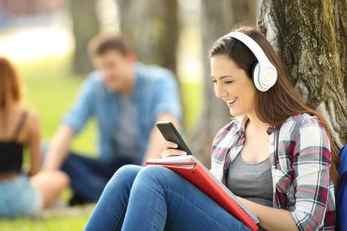 Satır tutorials dinlerken öğrenme öğrenci