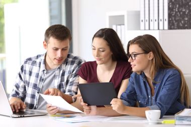 Hatta ofisinde coworking çalışanlar