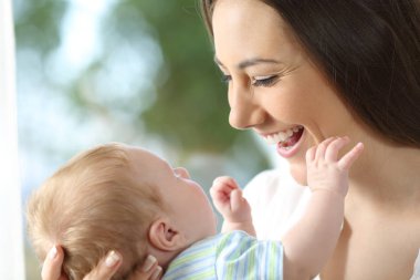 Mutlu anne bebeğini arıyorsunuz