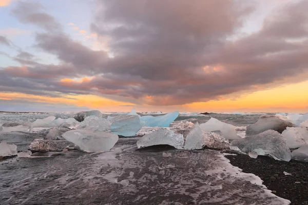 해변에 빙산으로 아이슬란드 빙하 Jokulsarlon — 스톡 사진