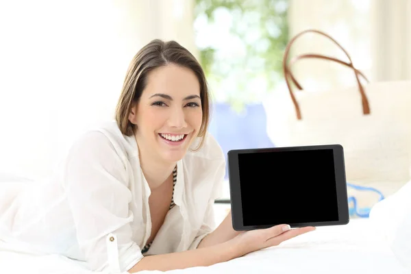 Lege Tablet PC-scherm van de Hotel beoordelingen-weergegeven: — Stockfoto