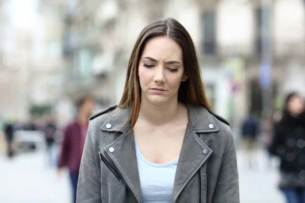 Front View Portrait Depressed Young Woman Walking City Street — Stockfoto