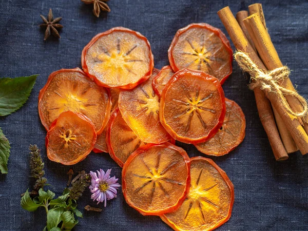 Dużo suszonych pomarańczy persimmon flatlay Zdjęcie Stockowe