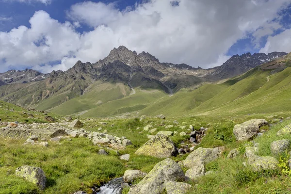 Краєвид Кавказу — стокове фото