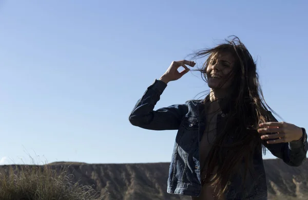 Ragazza nel deserto — Foto Stock