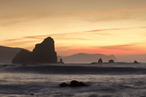 Rocks at sunset — Zdjęcie stockowe