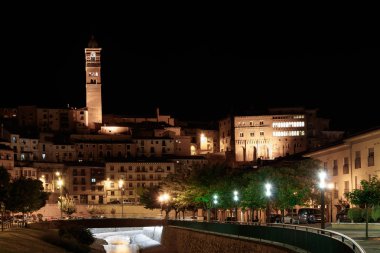 İspanya 'da gece antik bir kasaba