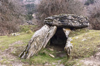 Dolmen İspanya 'nın kuzeyindeki dağlarda