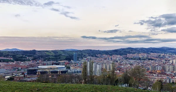 Dağlardan Bilbao Şehrinin Manzarası — Stok fotoğraf