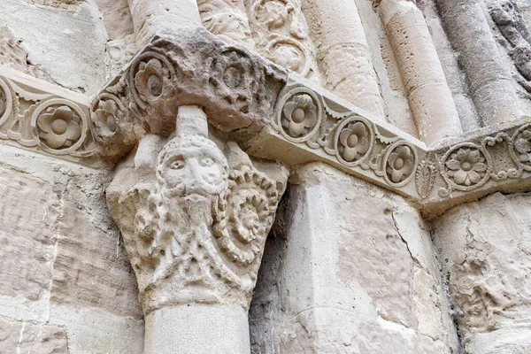 Fasada Starożytnego Kościoła Hiszpanii — Zdjęcie stockowe
