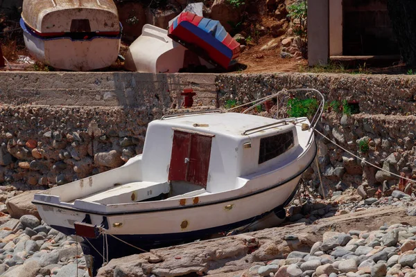 在海岸的科斯塔布拉瓦的小船 — 图库照片