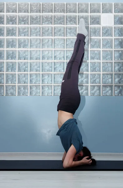 Young Woman Doing Sport Gym — Stock Photo, Image