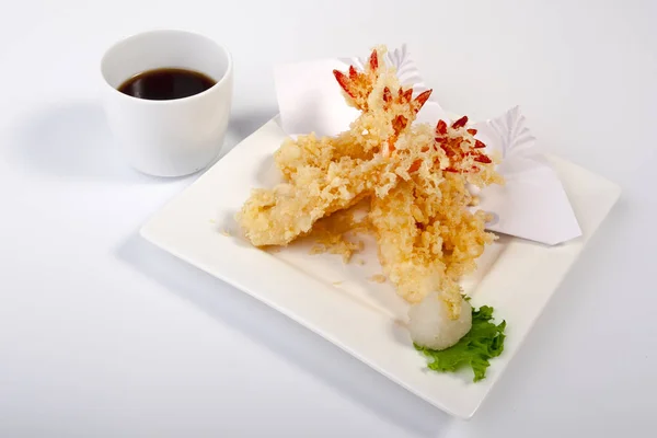 Crevettes frites, tempura isolé — Photo