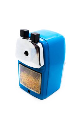 Beyaz arka plan üzerinde izole kalem mavi kalemtıraş