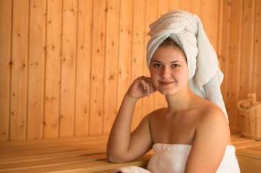 sauna genç kadın