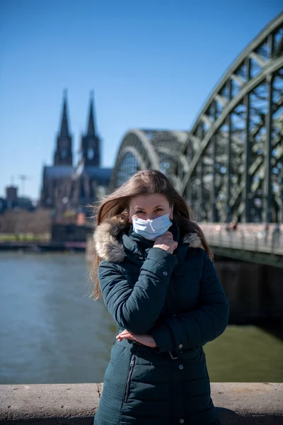 Köln Katedrali Nin Önündeki Coronavirüs Salgını Sırasında Sağlık Koruması Için — Stok fotoğraf
