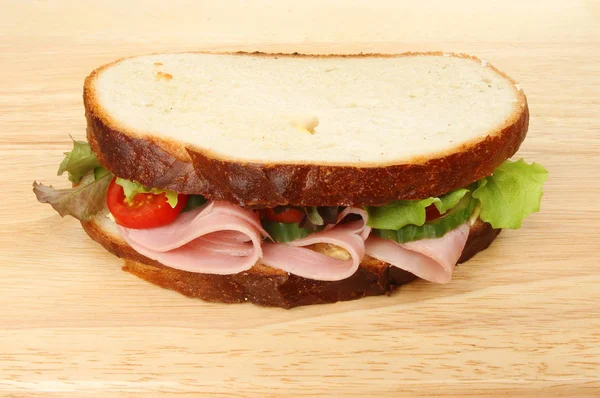 Grote ham salade sandwich hele — Stockfoto