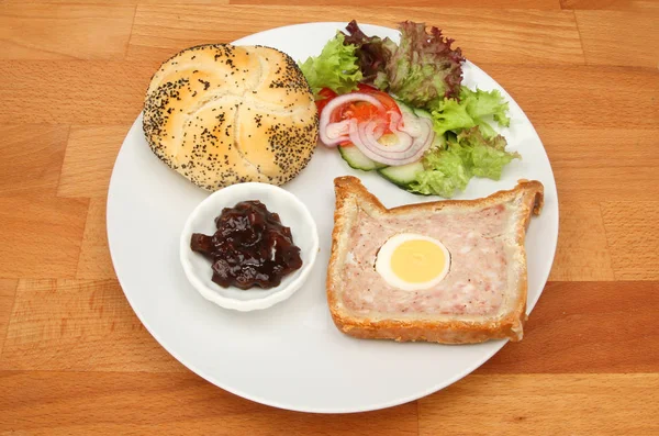 Pork and egg pie snack meal — Stock Photo, Image